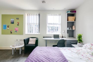 1 bed flat, 17-23 High Street, City Centre, Bangor, LL571NP - Image 2